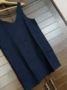 LE Pitta Navy Blue V-Neck Ring Detail Dress