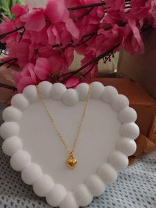 ✨NEW Gold Heart Necklace✨ SMALL BUSINESS OWNER