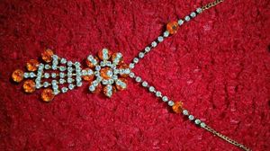 Stunning Orange &amp; Crystal Necklace Set