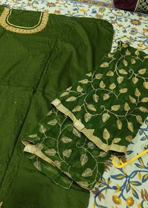 Green unstitched suite