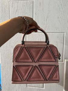 🦩Stylish Pink Triangle Handbag