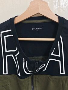 Stylish Cropped Zip-Up Top