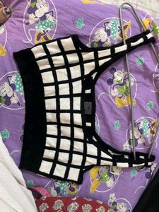 Chic Black &amp; White Checkered Crop Top