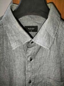 Men's Textured Grey Button-Up Shirt