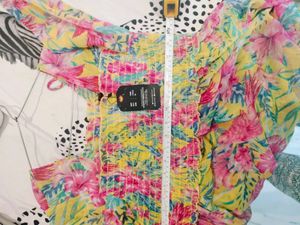 Floral Print Top With Tag Fixed Price