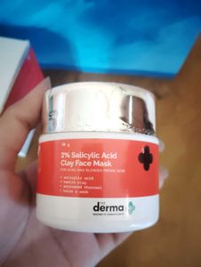 Derma Co Clay Face Mask With Applicator