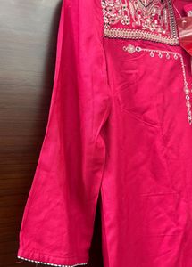 W and Shruti kurti