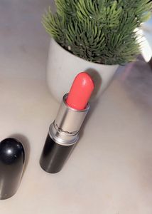 MAC Lipstick - vegas volt
