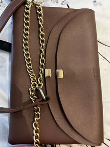 Chic Mauve Crossbody Bag with Gold Chain