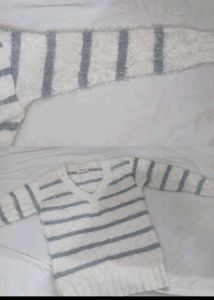 white &amp; blue striped v neck sweater