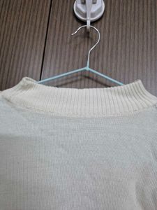 White Sweater High Neck