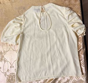 💛 Sassafras Puff Sleeve Butter Yellow Top