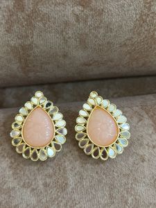 Exquisite Pearlescent Earrings