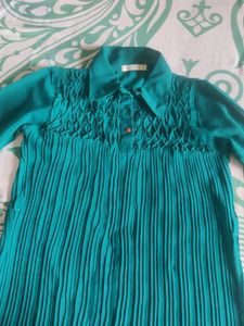 Green elegant top