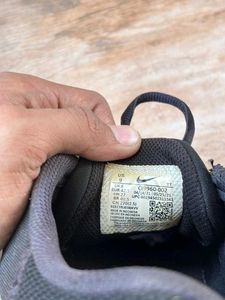 Nike Unisex Black Running Shoes