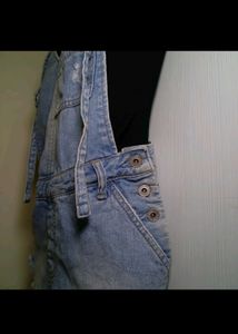 DUNGAREE