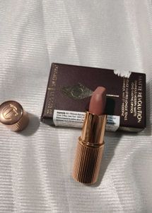 Charlotte Tilbury Matte pillow talk Revolution Lip