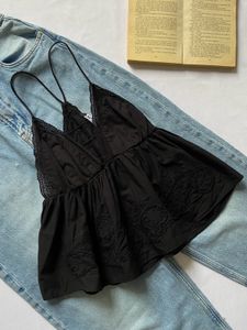 Chic Black Lace Trim Cami Top