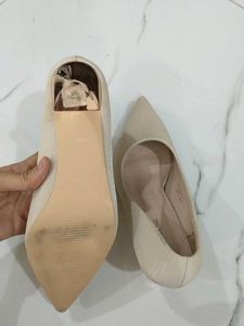 BRAND NEW Nude Pumps