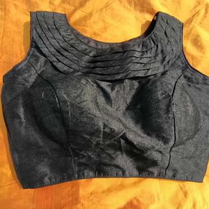Elegant Black Sleeveless Blouse with side chain