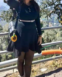 Chic Black Ribbed Knit Midi Dress