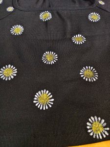 Black Daisy Print Cropped Top