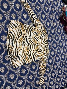 Stylish Tiger Print One-Shoulder Top