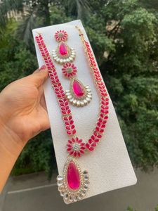 Stunning Pink &amp; White Kundan Jewellery Set