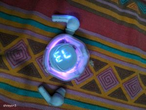 colour changing earbuds