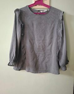 Chic Ruffled black &amp; White Striped Top