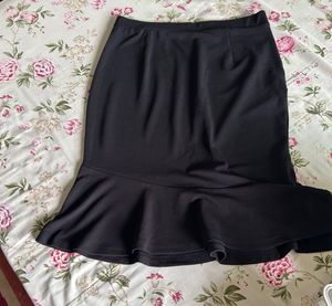 Chic Black Ruffle Skirt