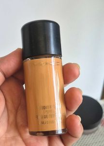 MAC Cosmetics Makeup Bundle