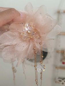 Elegant Floral Hair Clip
