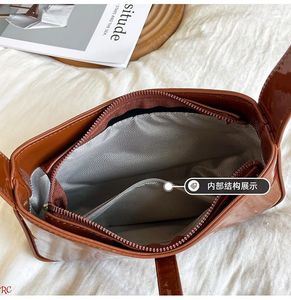 LUXURIOUS YSL SLING BAG 💼