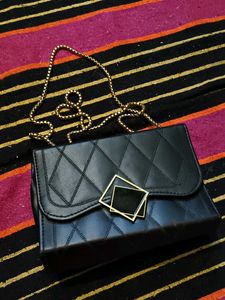Chic Quilted Black Crossbody Bag