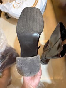 LEATHER BLOCK HEEL BOOTS- Zara