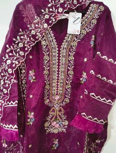 Elegant Embroidered pakistani Kurta Set