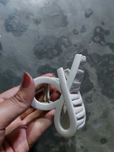 Stylish White Hair Claw Clip