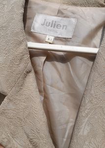Fitted Nude Blazer