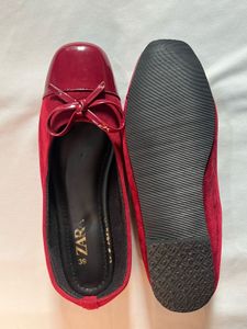 Chic Red Bow Detail Flats