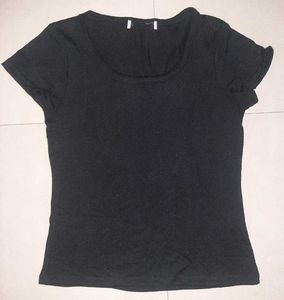 🖤 Classic Black Scoop-Neck Tee — Timeless