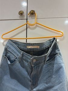 Light Blue Wash Levis Skinny Jeans