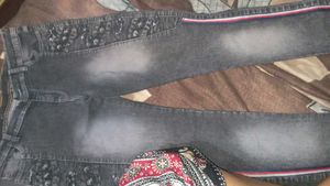 Stylish Embellished Skinny Demin Jeans