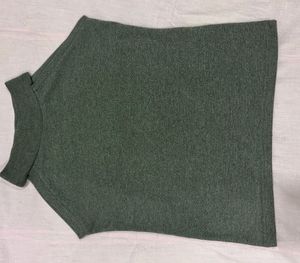Ribbed Mock Neck Crop Top