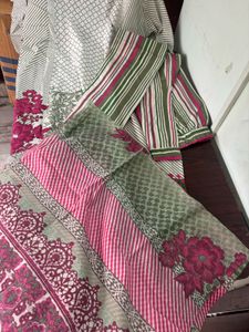 Beautiful Green &amp; Pink Kurta Set