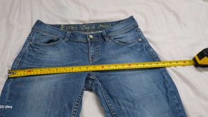 Esprit Women's Medium Wash Denim Capri
