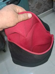 Black &amp; Red Padded Pouch of 1