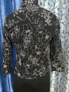 Chic Black Floral Print Button-Up Top