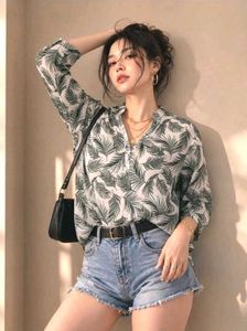 🌴Tropical Leaf Print Shirt