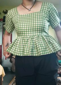 Chic Green &amp; White Peplum Top